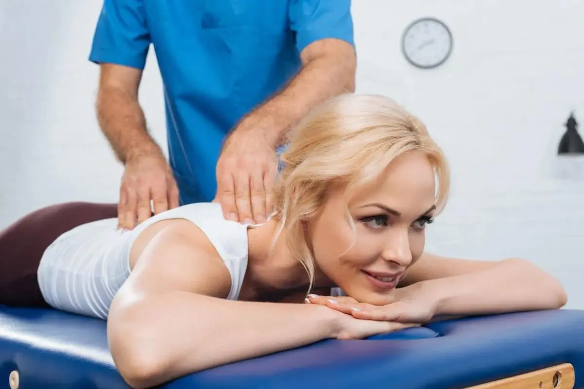 can chiropractor help pinched nerve in shoulder
